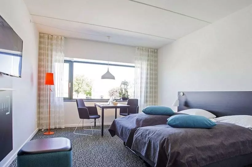Chambre Affaires, Glostrup Park
