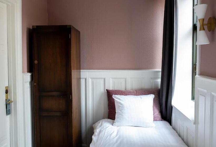 غرفة قياسية فردية, Hamlet