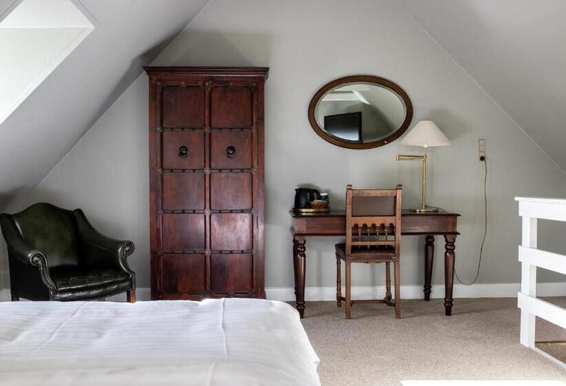 غرفة عائلية, Hamlet