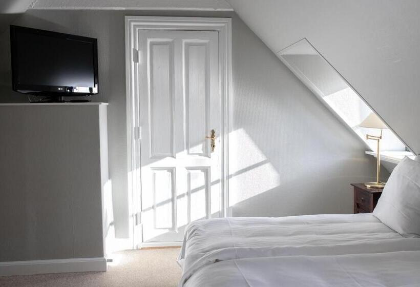 غرفة عائلية, Hamlet