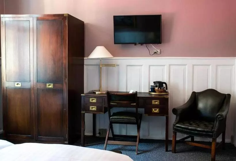 Junior Suite, Hamlet