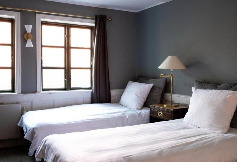 غرفة قياسية, Hamlet