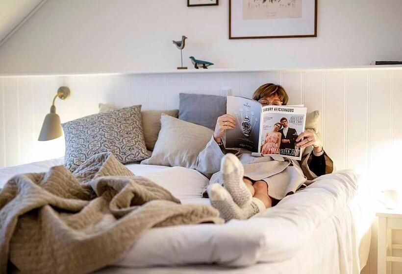 جناح مطلّ علي البحر, Hjerting Bade