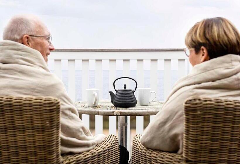 جناح مطلّ علي البحر, Hjerting Bade