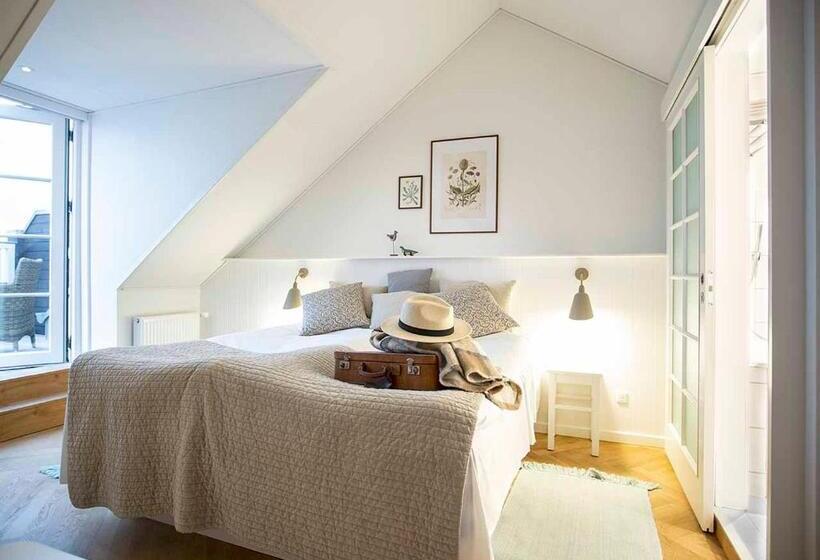 جناح مطلّ علي البحر, Hjerting Bade