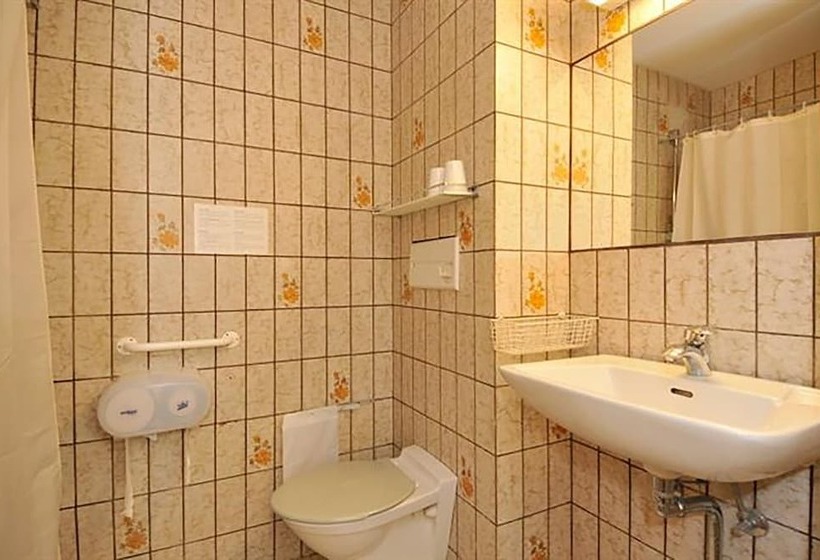 غرفة قياسية, Lynggaarden