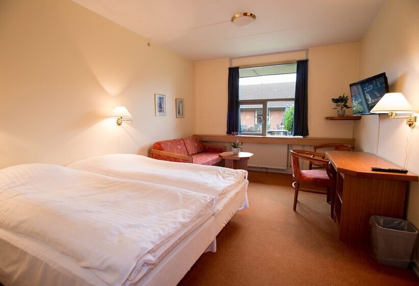 غرفة قياسية, Lynggaarden