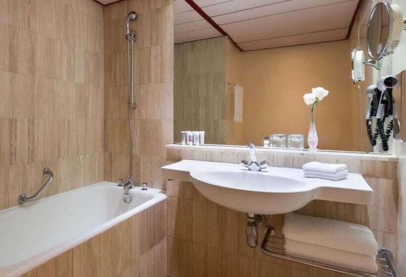 اتاق سوپریور, Treffen House Doha   Souq Waqif And Next To Msheireb Metro Station