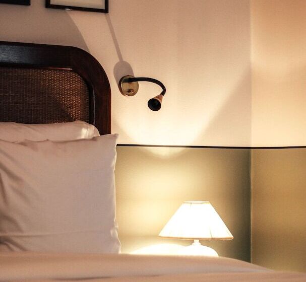 附加标准房间, Sanders