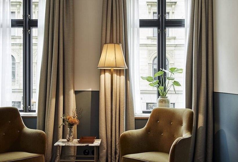 附加标准房间, Sanders