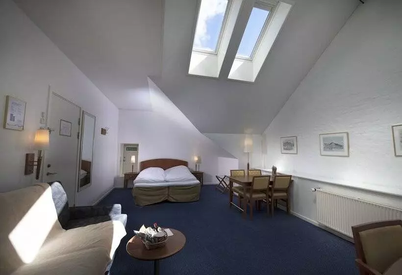 Quarto Familiar, Scheelsminde