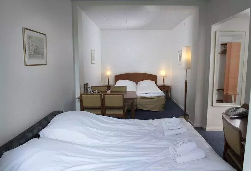 Quarto Familiar, Scheelsminde