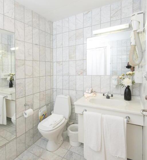 غرفة عائلية, Scheelsminde