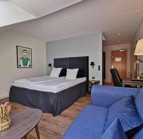 غرفة عائلية, Scheelsminde