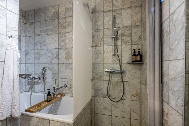 غرفة عائلية, Scheelsminde