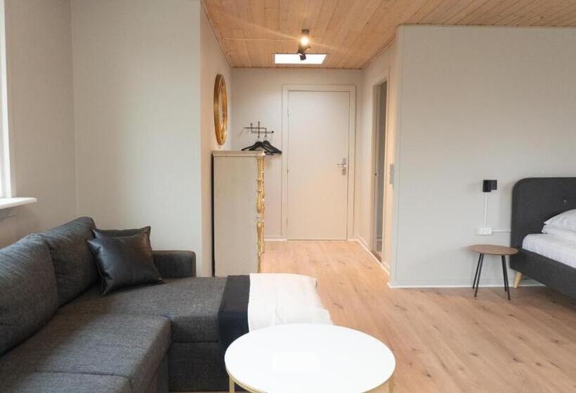 סוויטת ג'וניור עם מרפסת, Smedegaarden