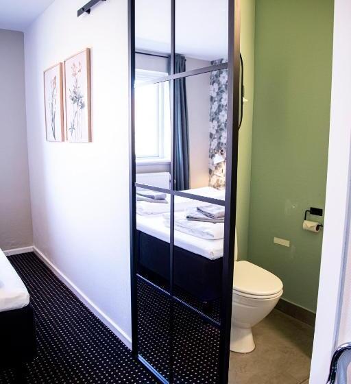 غرفة إقتصادية, Tambohus Kro & Bade