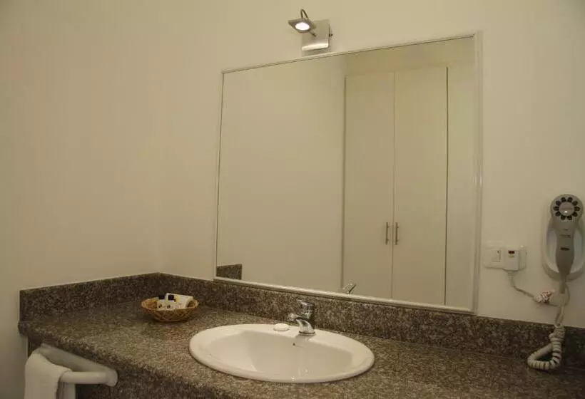 اتاق سوپریور یک تخته, Ajavi