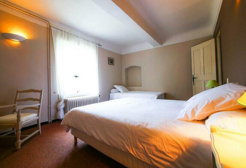 غرفة قياسية ثلاثية, Auberge De La Tour