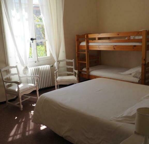 غرفة قياسية رباعية, Auberge De La Tour