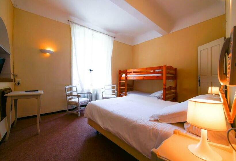 غرفة قياسية رباعية, Auberge De La Tour