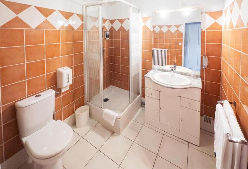Номер Стандарт, Auberge De La Tour