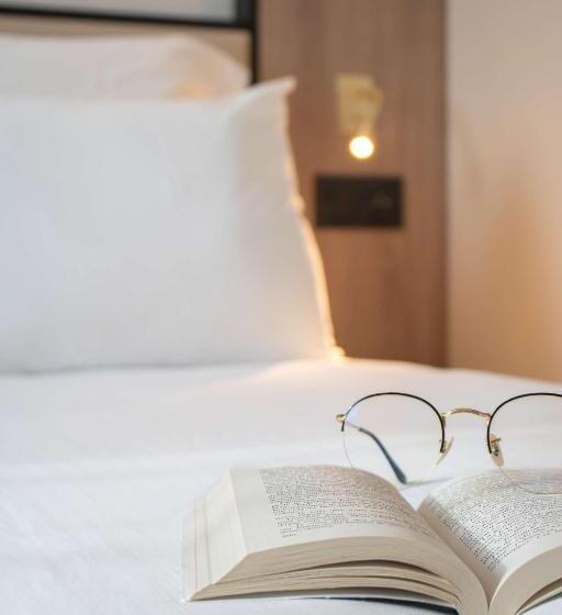 Номер Стандарт, Brit Hotel Blois   Le Préma