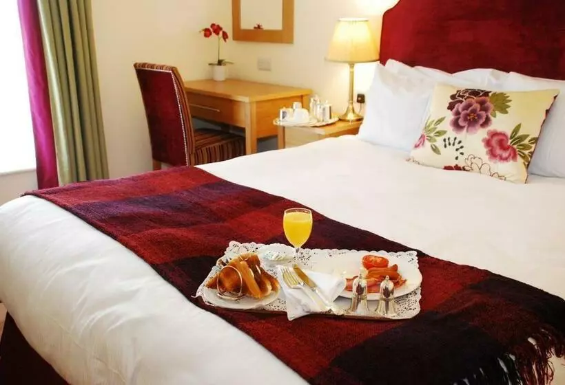Perhehuone, Casey S Hotel Glengarriff