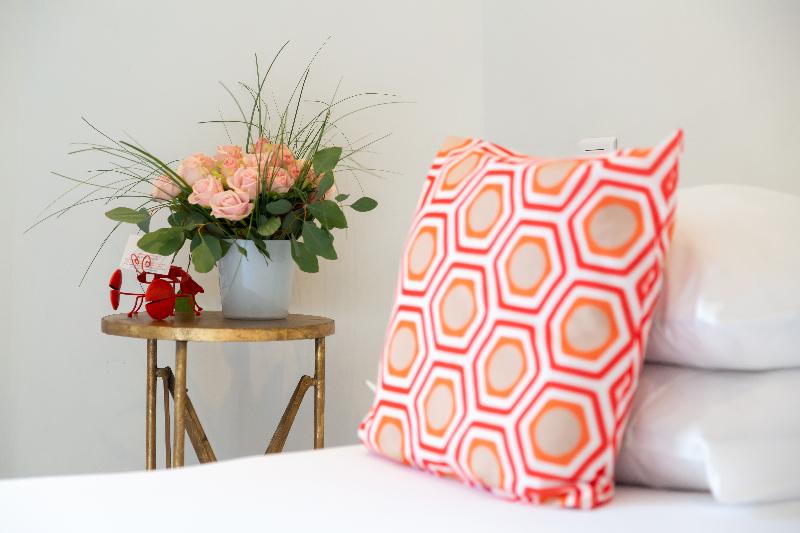 חדר סופריור, Yelo Lumière Powered By Sonder