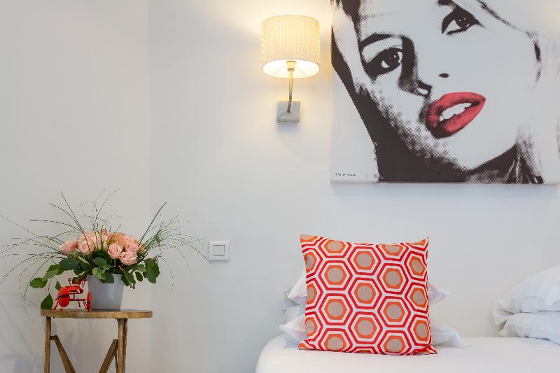 חדר סופריור, Yelo Lumière Powered By Sonder