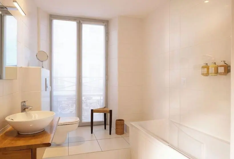 Camera Superiore con Balcone, Crisol Lumière