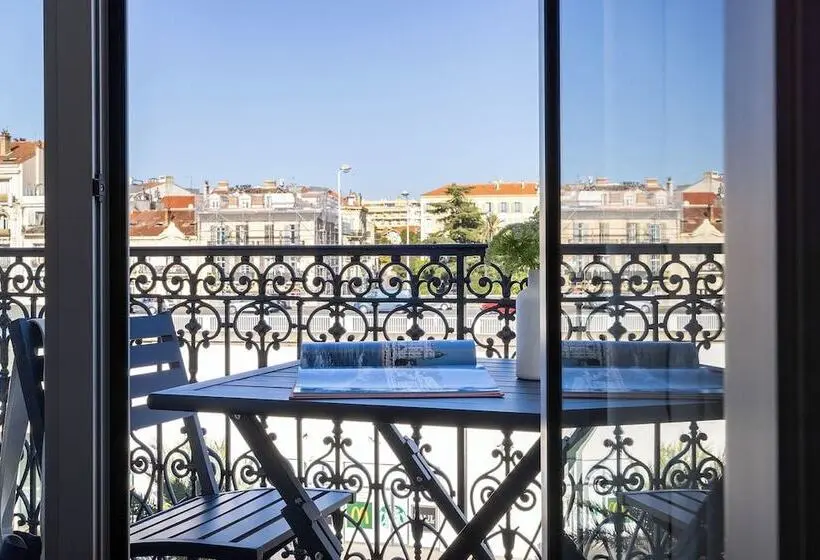 Camera Superiore con Balcone, Crisol Lumière