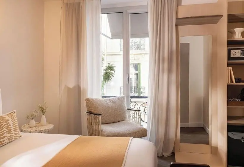 Camera Superiore con Balcone, Crisol Lumière