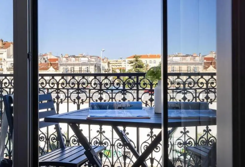 Camera Standard Singola con Balcone, Crisol Lumière