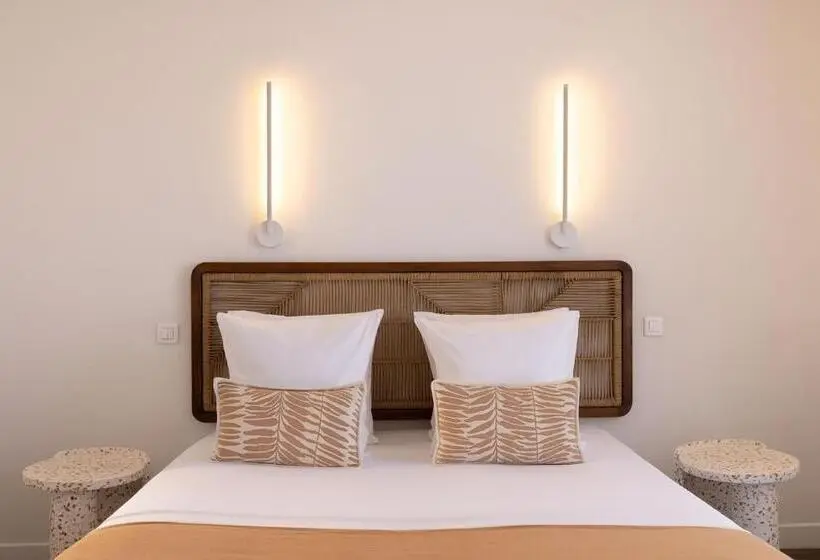 Camera Standard Singola con Balcone, Crisol Lumière