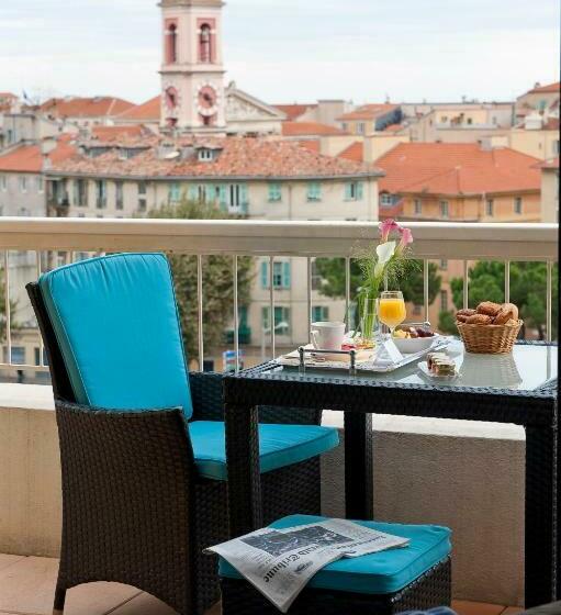 パークビューのデラックスルーム, Aston La Scala