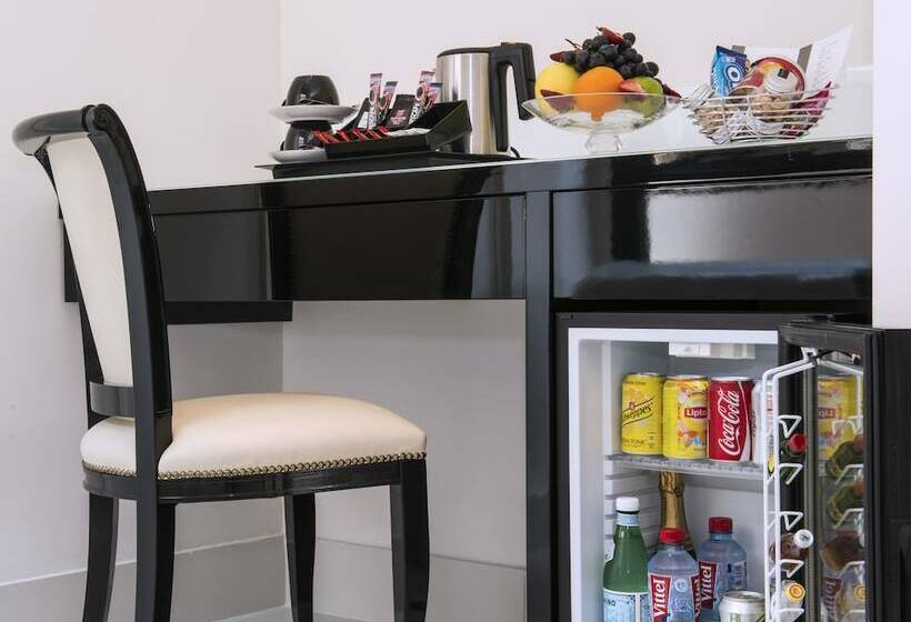 スタンダードトリプルルーム, Aston La Scala