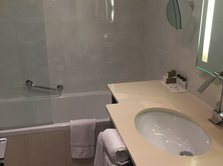 スタンダードトリプルルーム, Aston La Scala