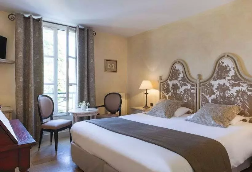 חדר סופריור לשלושה, Hôtel Aux Vieux Remparts
