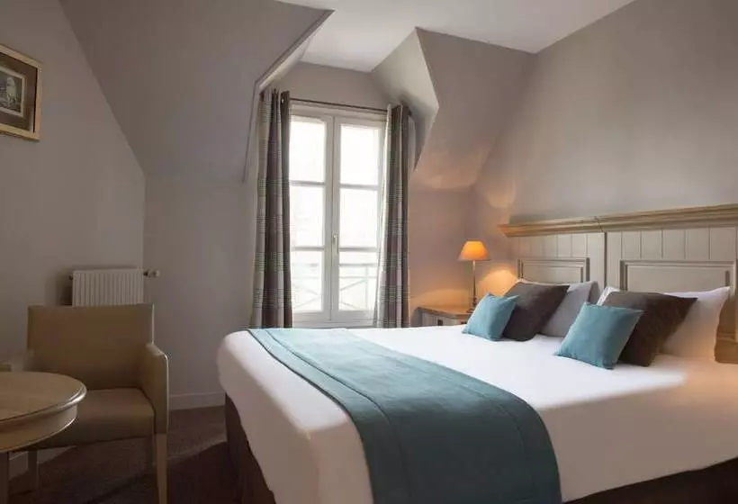 חדר סופריור לשלושה, Hôtel Aux Vieux Remparts