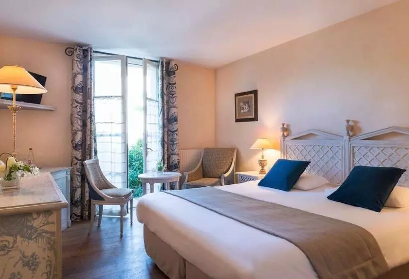 חדר סופריור לשלושה, Hôtel Aux Vieux Remparts