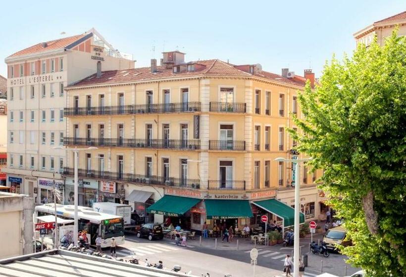 חדר סטנדרט, Yelo Lumière Powered By Sonder