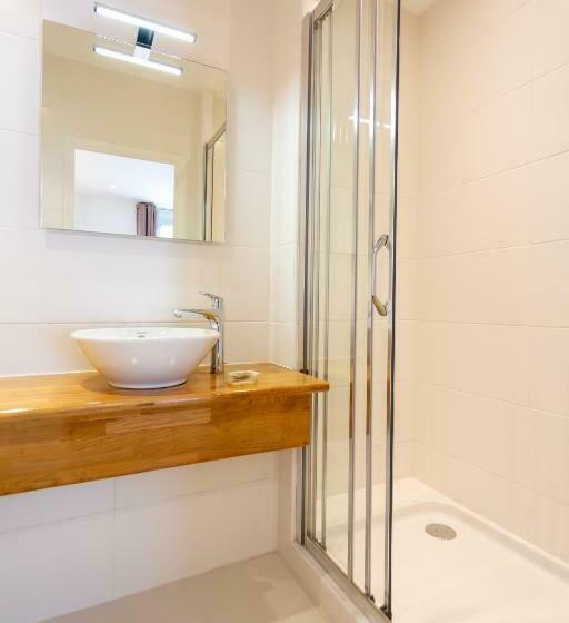 חדר סופריור, Yelo Lumière Powered By Sonder