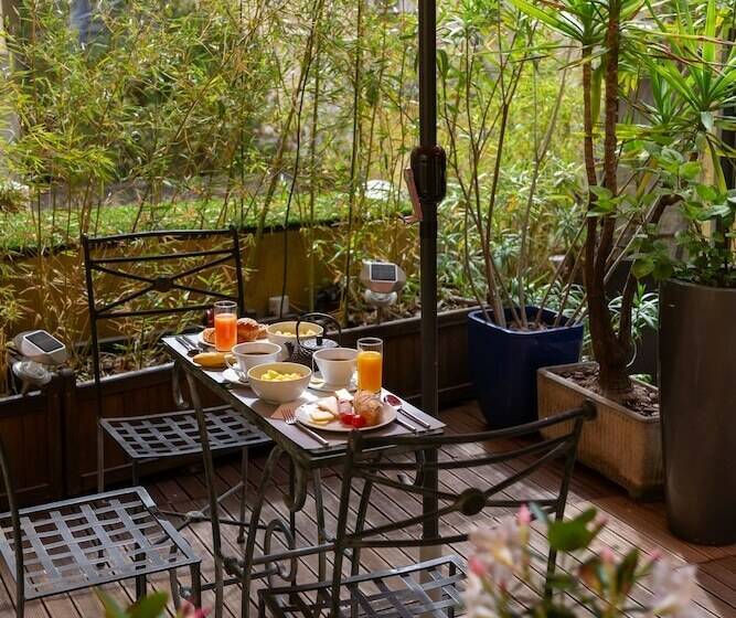 חדר סטנדרט, Yelo Lumière Powered By Sonder