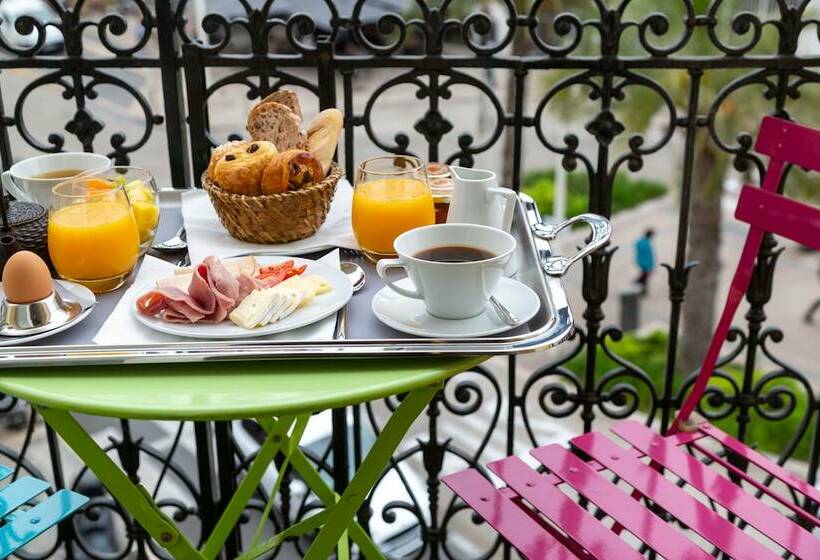 חדר סטנדרט, Yelo Lumière Powered By Sonder