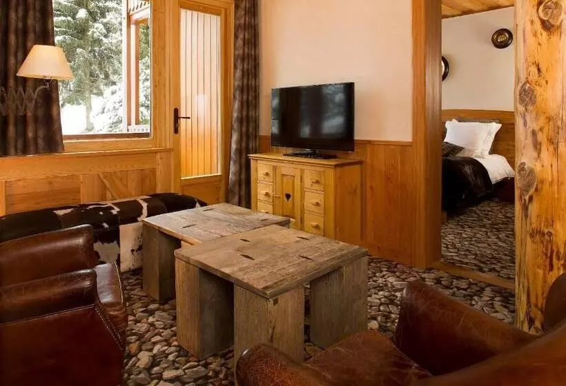 メゾネットスイート, Hôtel Chalet Mounier