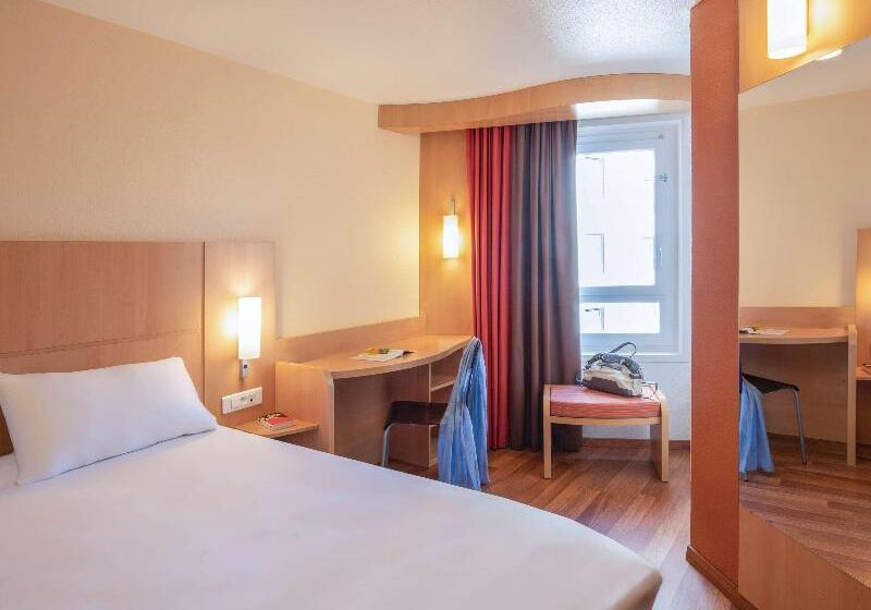 标准间带双人床, Ibis Tours Centre Gare