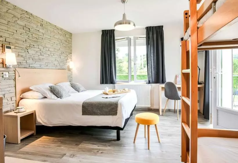 Standard Neljän Hengen Huone, Logis Auberge Du Relais   Hôtel & Restaurant