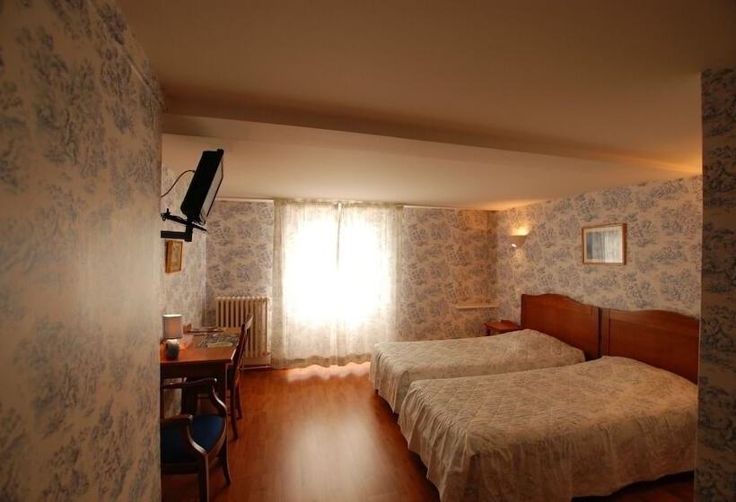 Номер Стандарт, Logis Grand Hôtel De L Europe