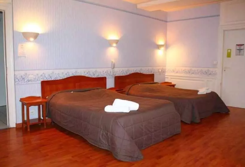 Standard Neljän Hengen Huone, Logis Grand Hôtel De L Europe